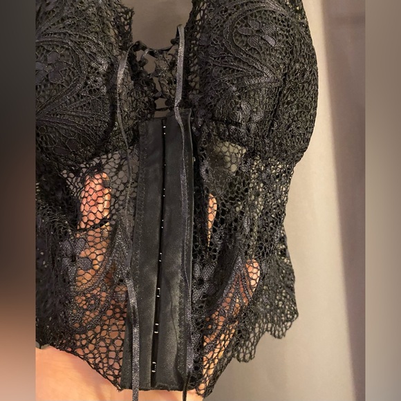 Black Lace halter | size S - Picture 3 of 4